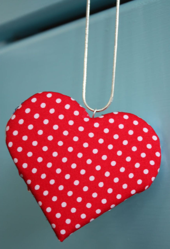 3 Elements to pull up a head turner valentine's outfit from your own closet !