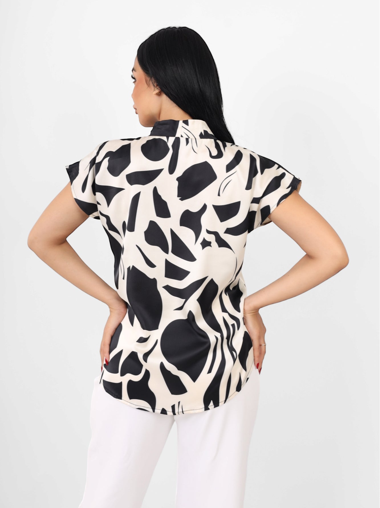 Collar neckline silk top - black
