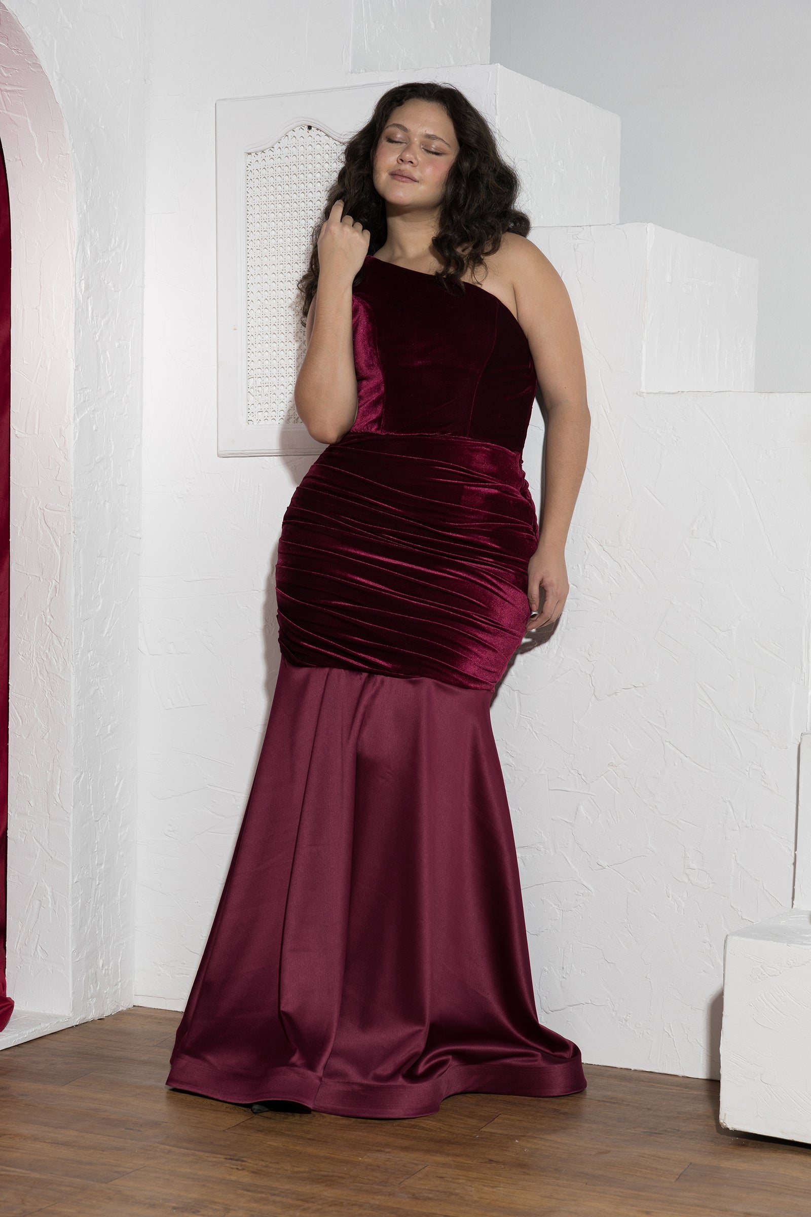 Burgundy One-Shoulder Velvet Mermaid Soirée Dress