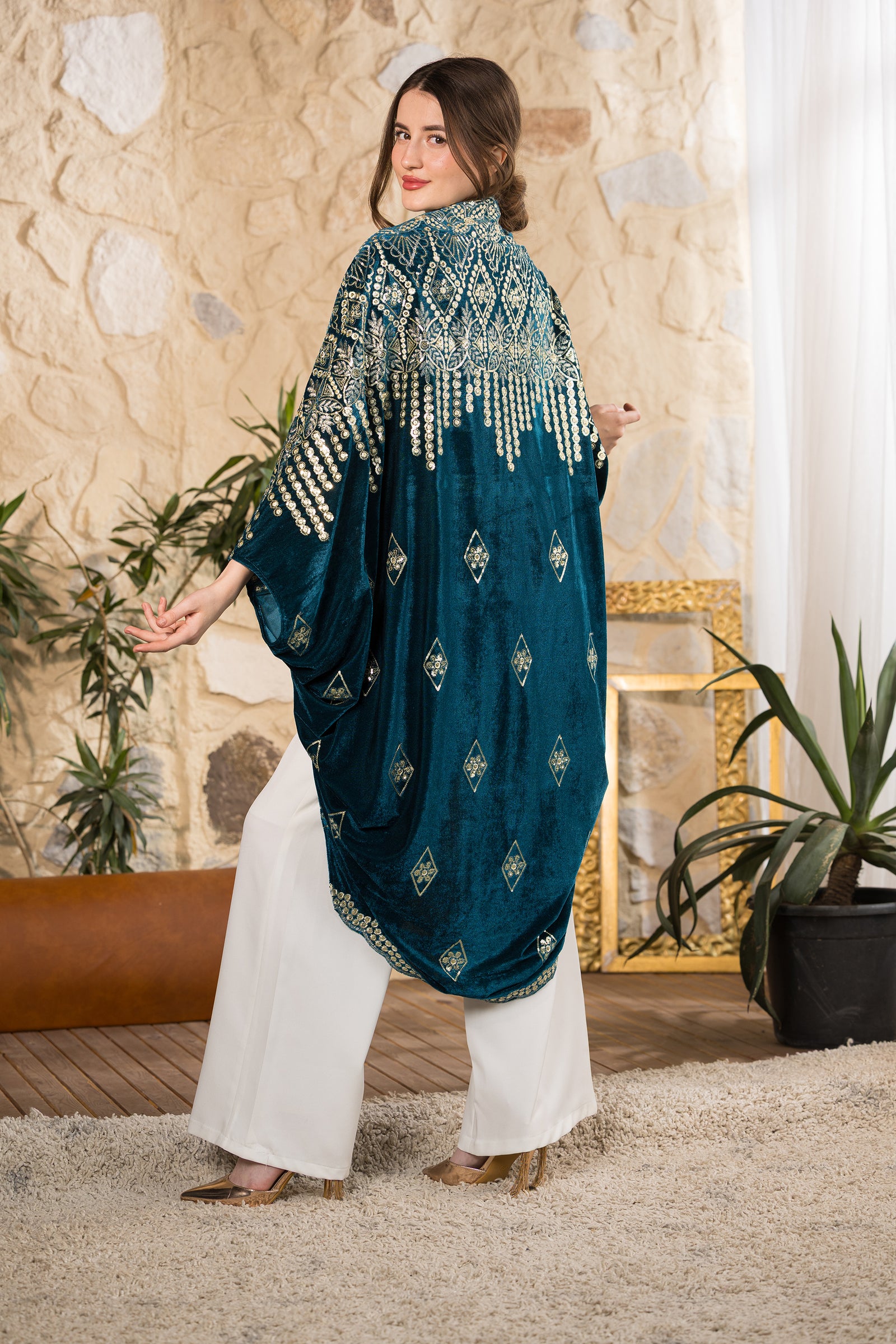 Emerald Royale Round Velvet Kimono