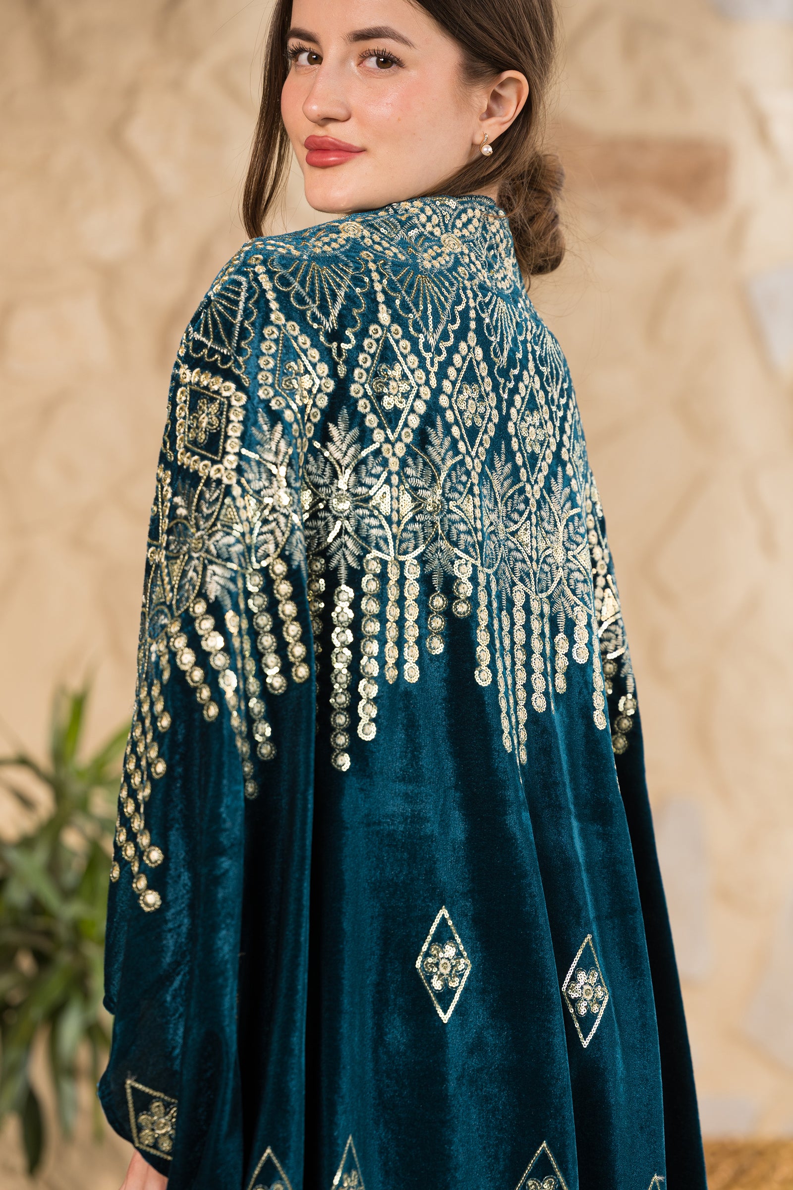 Emerald Royale Round Velvet Kimono