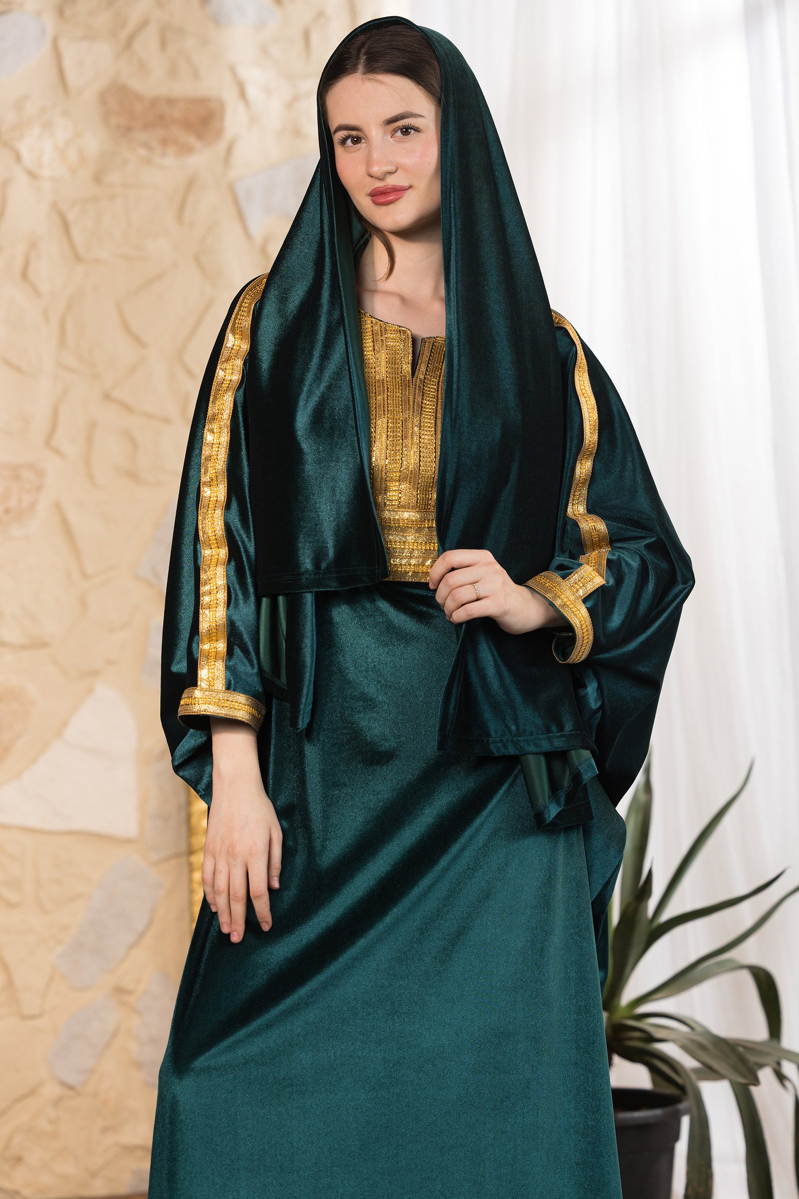 Emerald Serenity Velvet Abaya