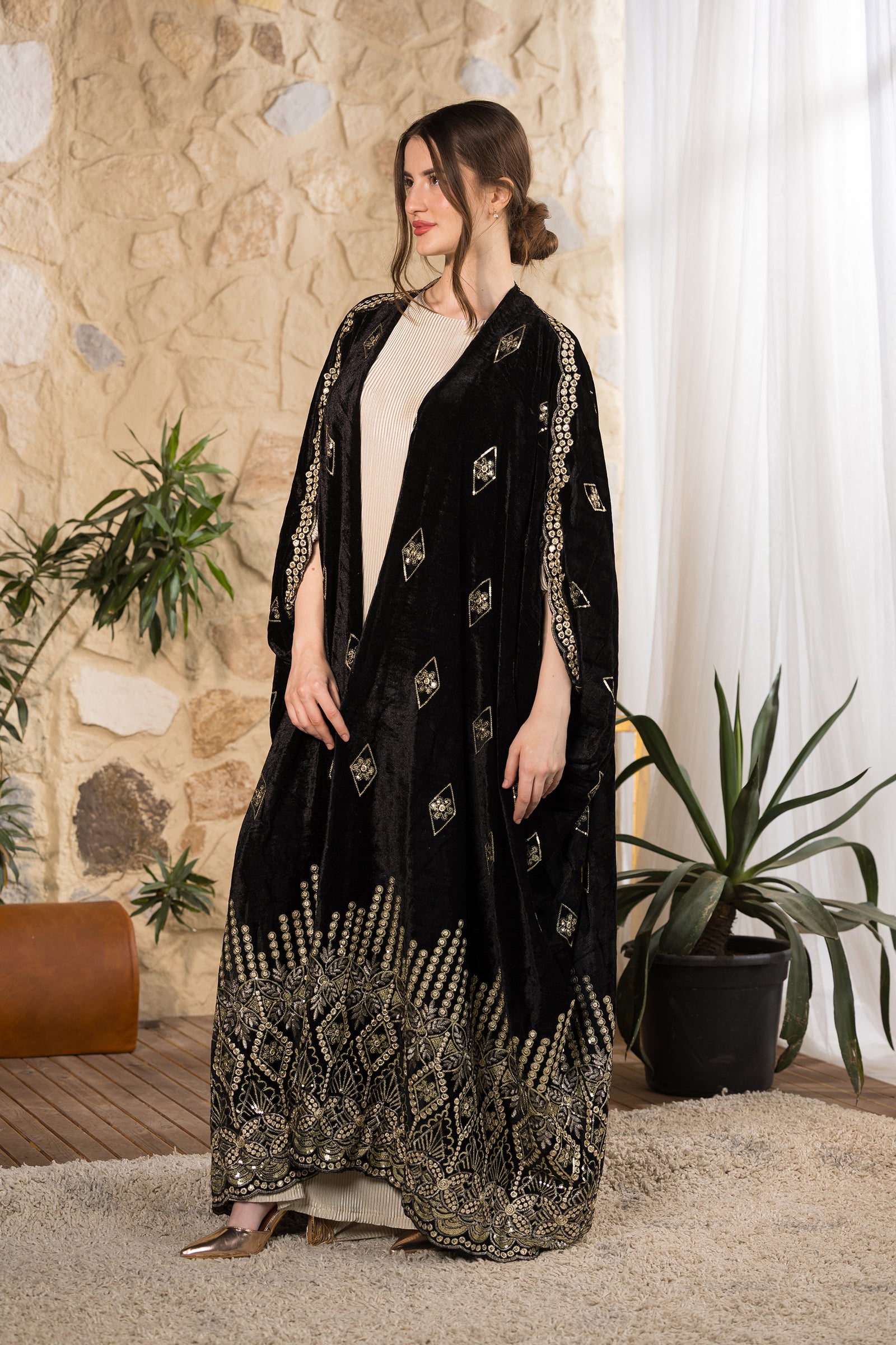 Noir Heritage Embroidered Velvet Abaya