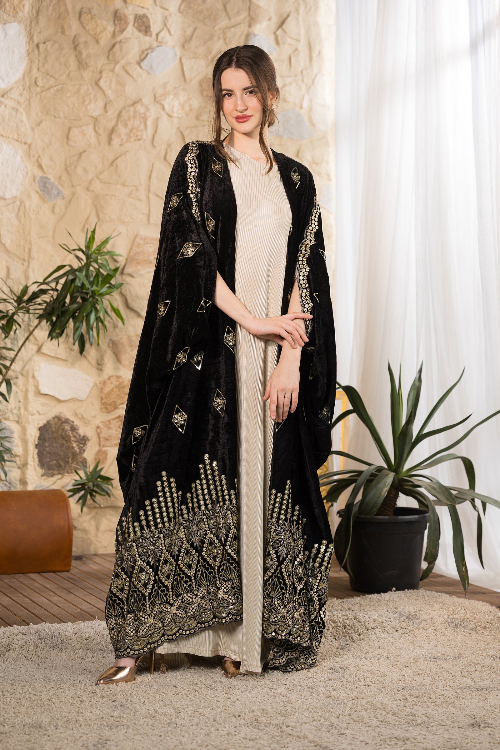 Noir Heritage Embroidered Velvet Abaya