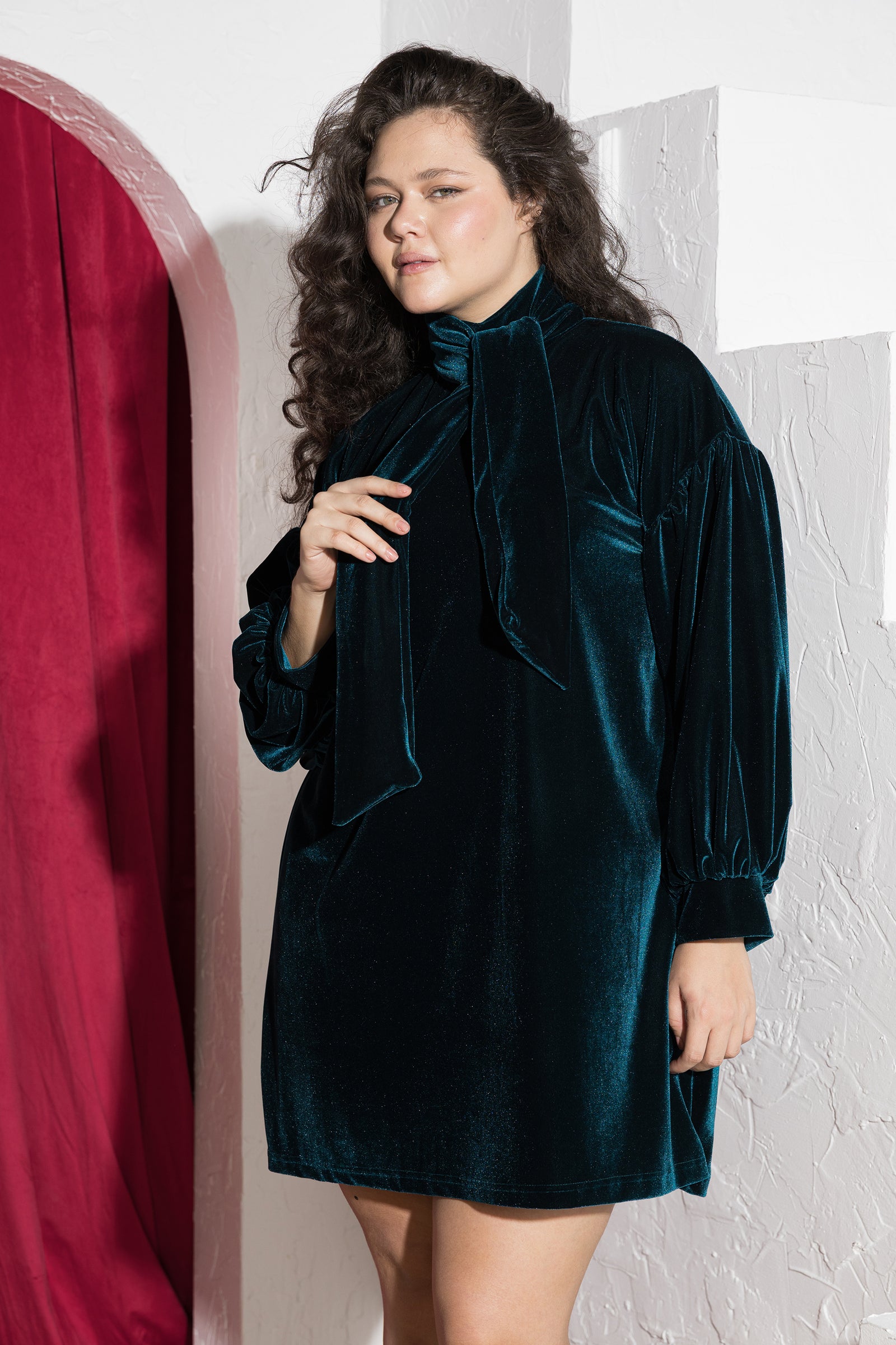 Teal Tie-Neck Velvet Soirée Dress