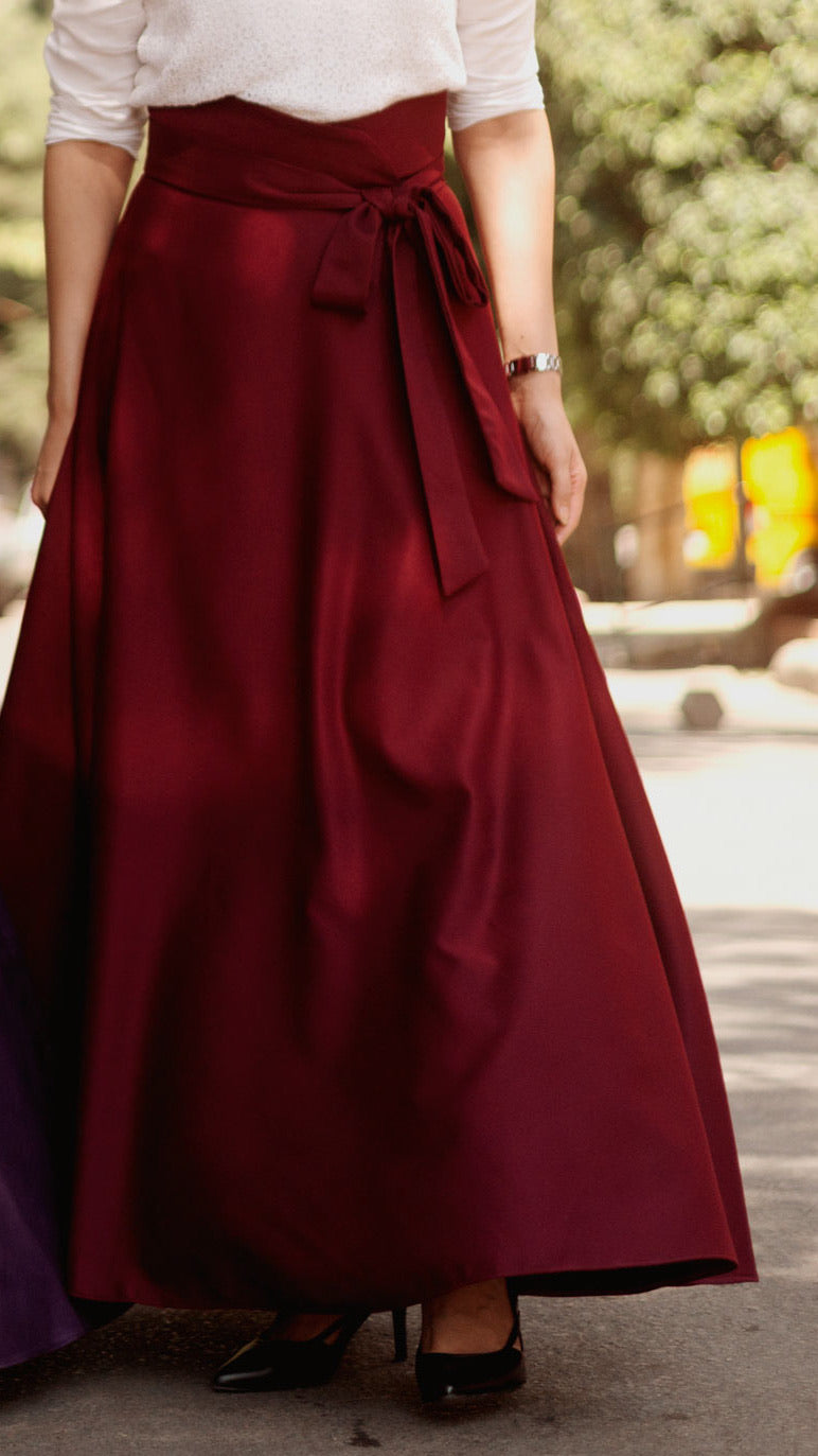 Queen Rania -Maroon