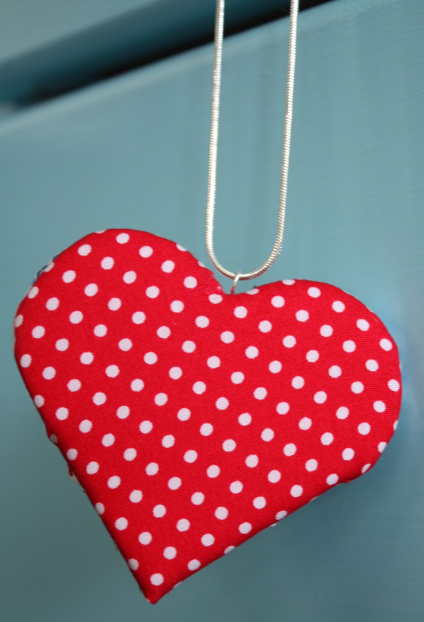 3 Elements to pull up a head turner valentine's outfit from your own closet !
