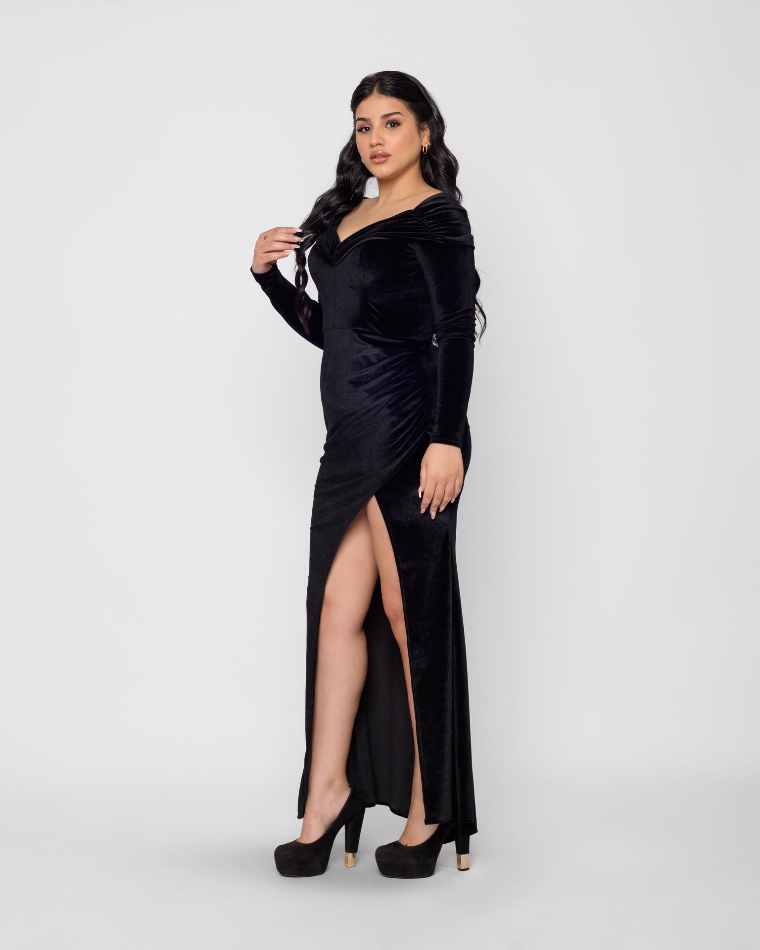 Off Shoulder Velvet Maxi Dress - Black