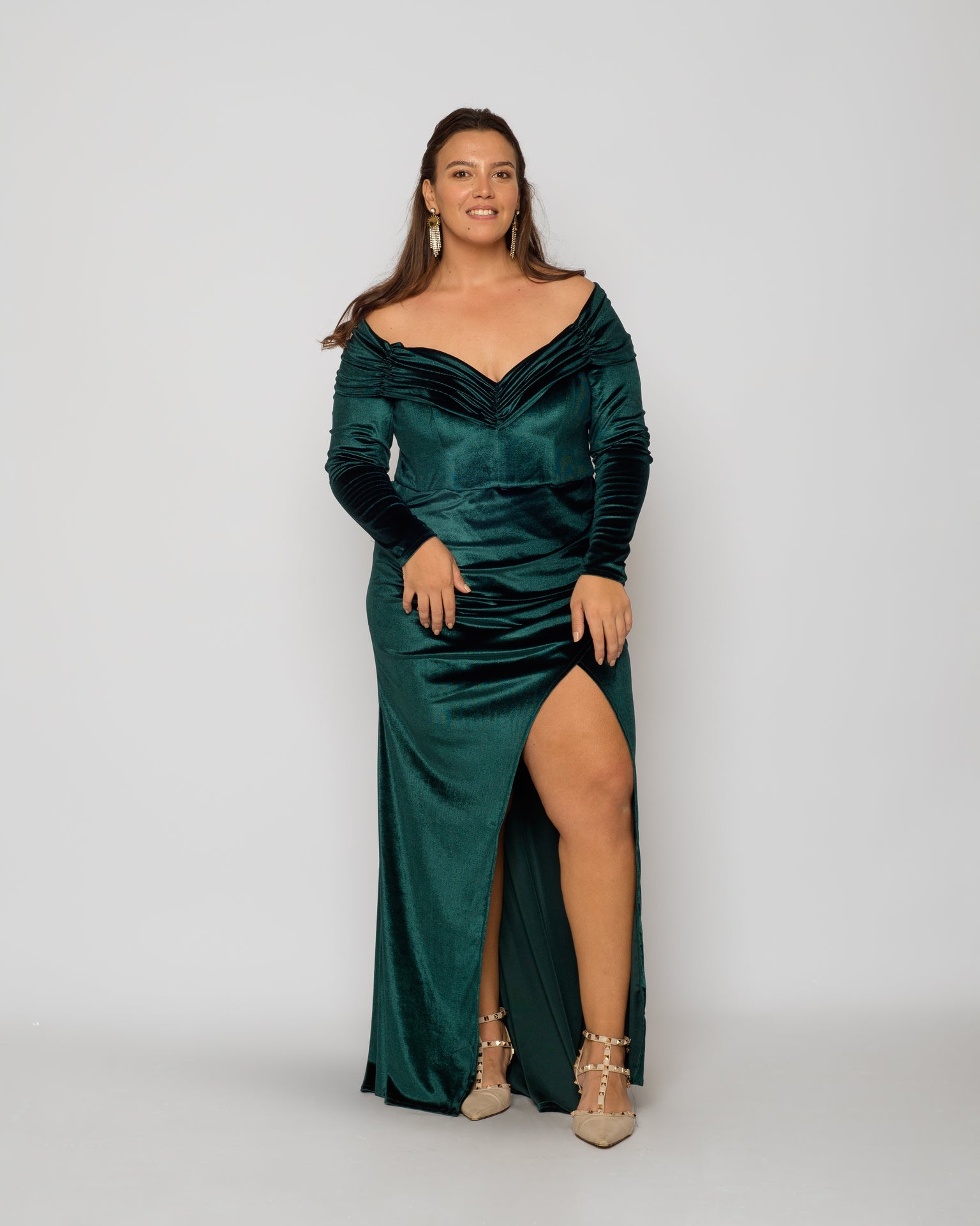 Off Shoulder Velvet Maxi Dress - Emerald Green Rafeya Fashion Off Shoulder Velvet Maxi Dress - Emerald Green Rafeya Fashion