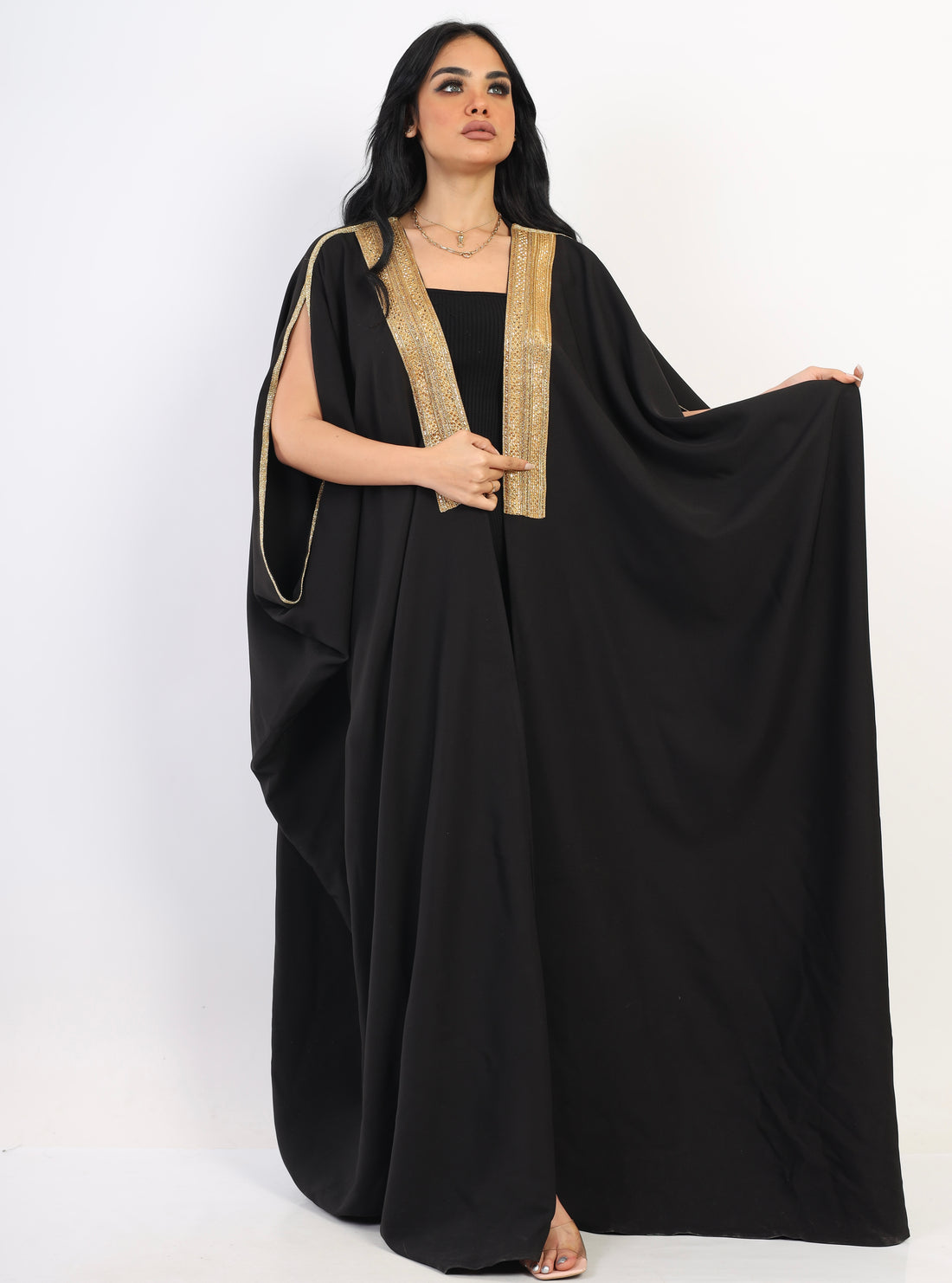 The lady in kaftan- Black