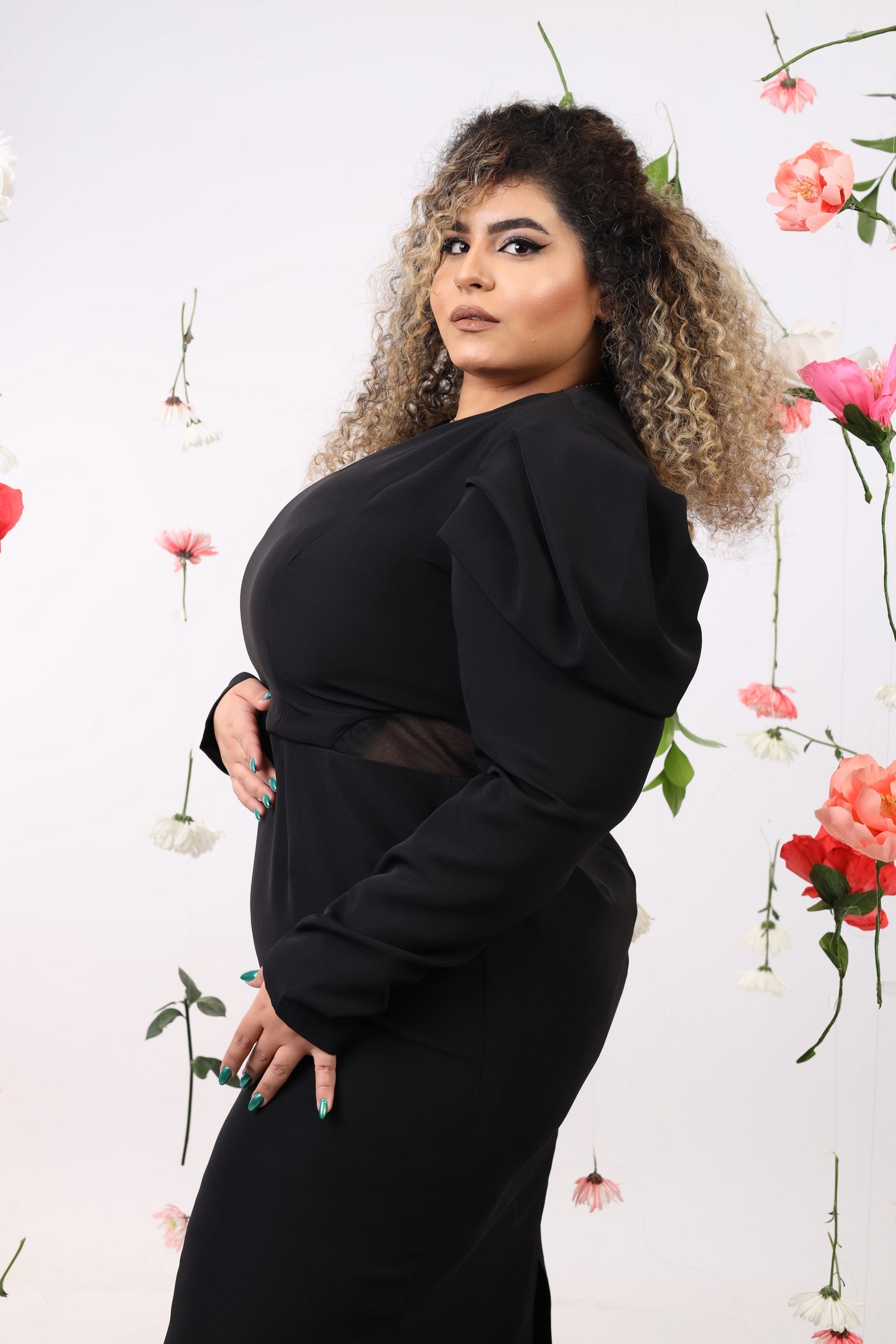 Volumious Puff sleeve dress- Black
