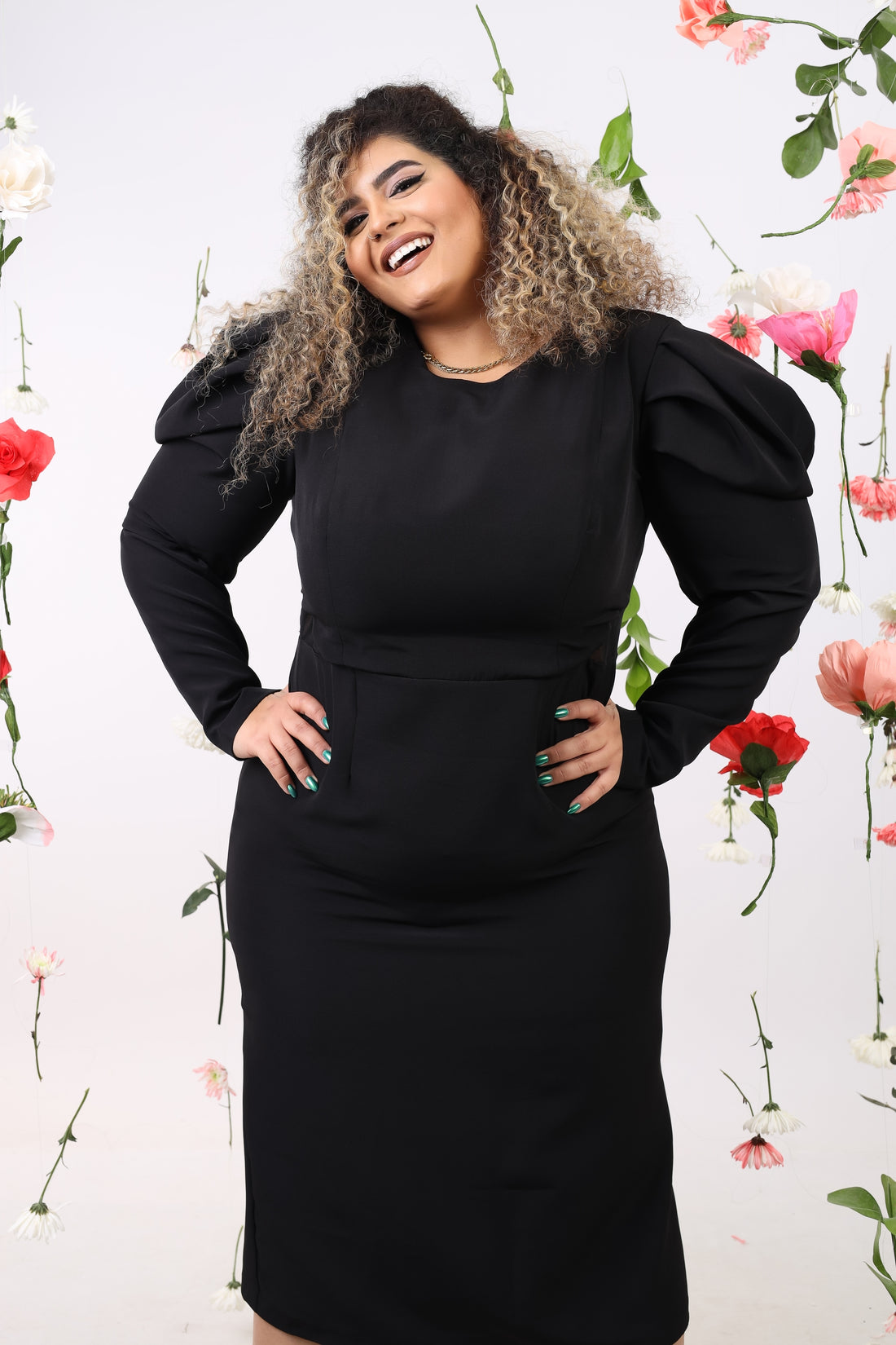 Volumious Puff sleeve dress- Black