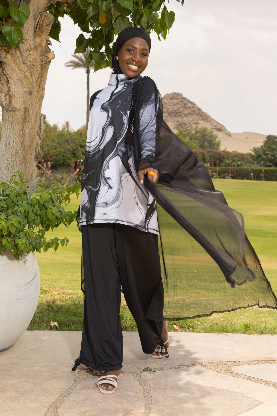 Noir Marble Basic Top