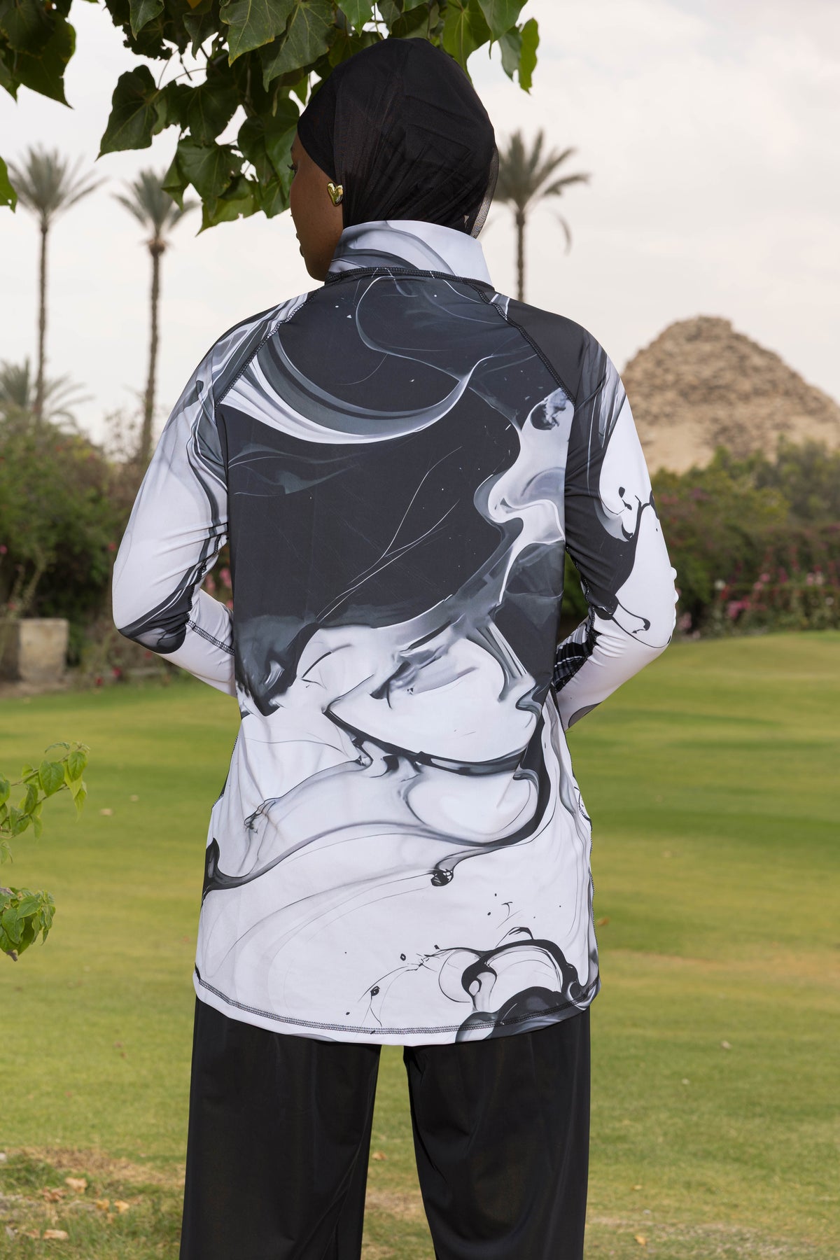 Noir Marble Basic Top