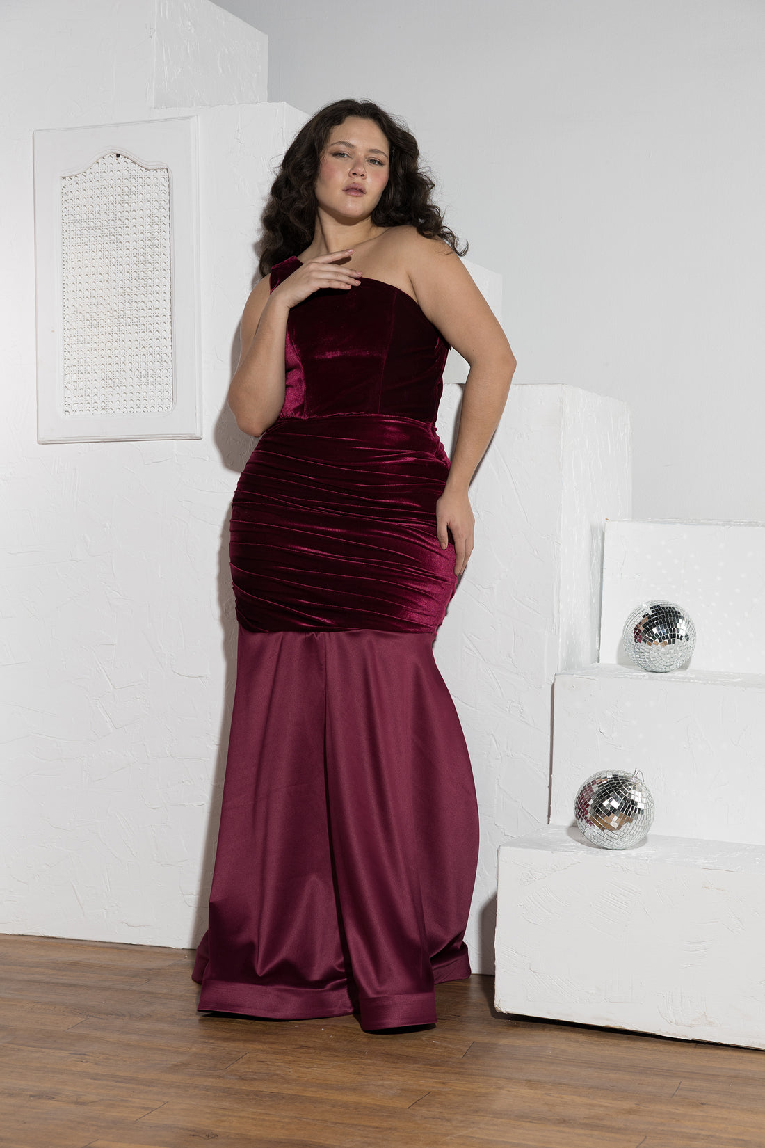 Burgundy One-Shoulder Velvet Mermaid Soirée Dress