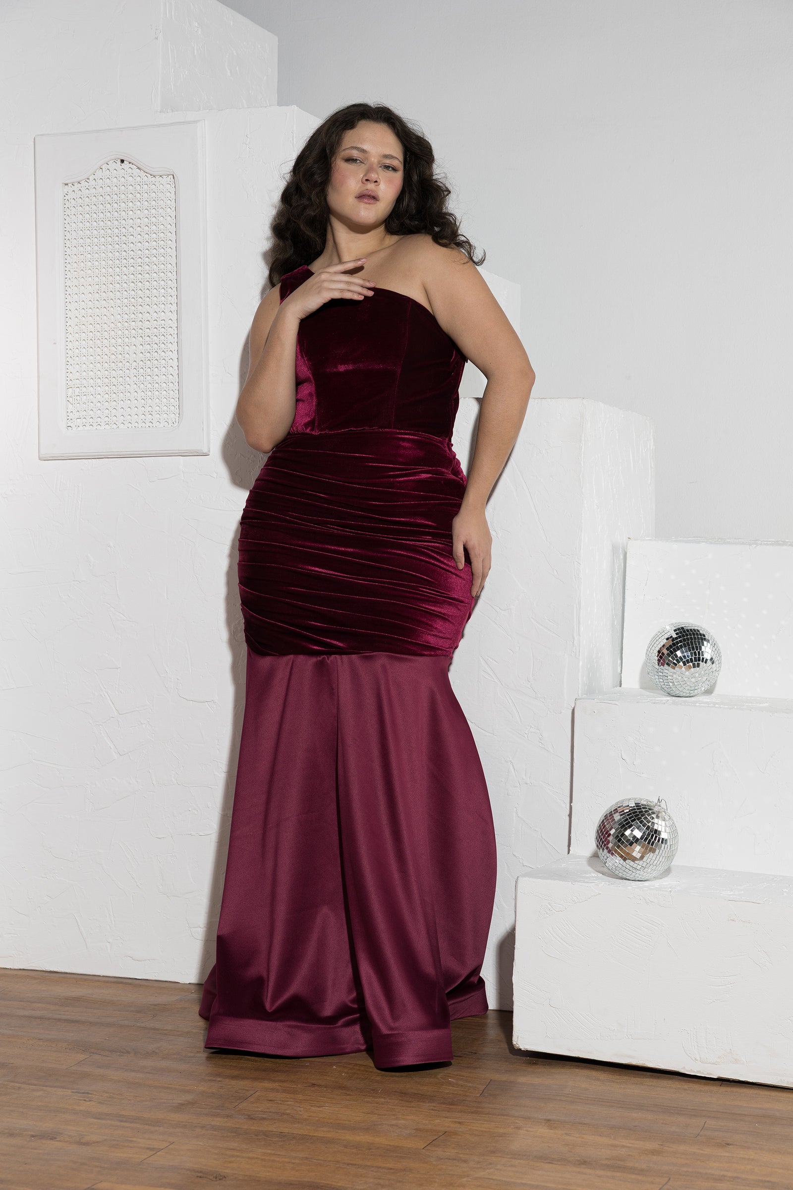 Burgundy One-Shoulder Velvet Mermaid Soirée Dress