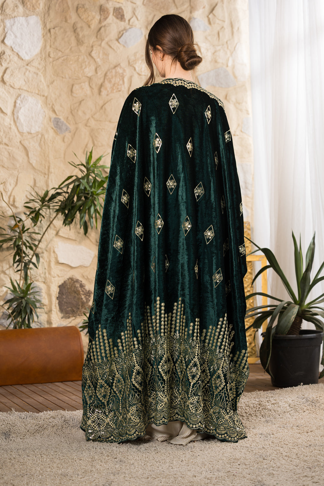 Emerald Heritage Embroidered Velvet Abaya