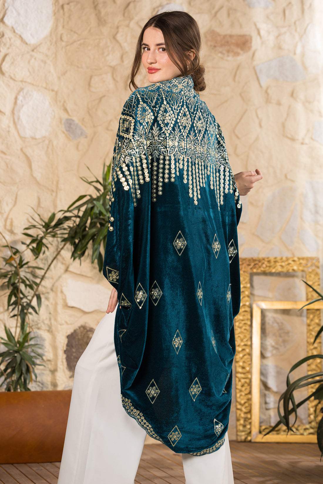 Emerald Royale Round Velvet Kimono