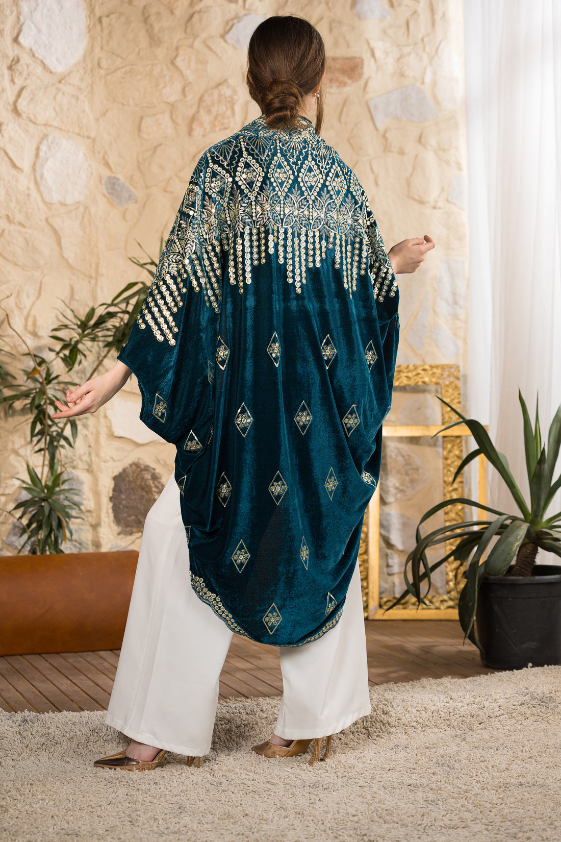 Emerald Royale Round Velvet Kimono