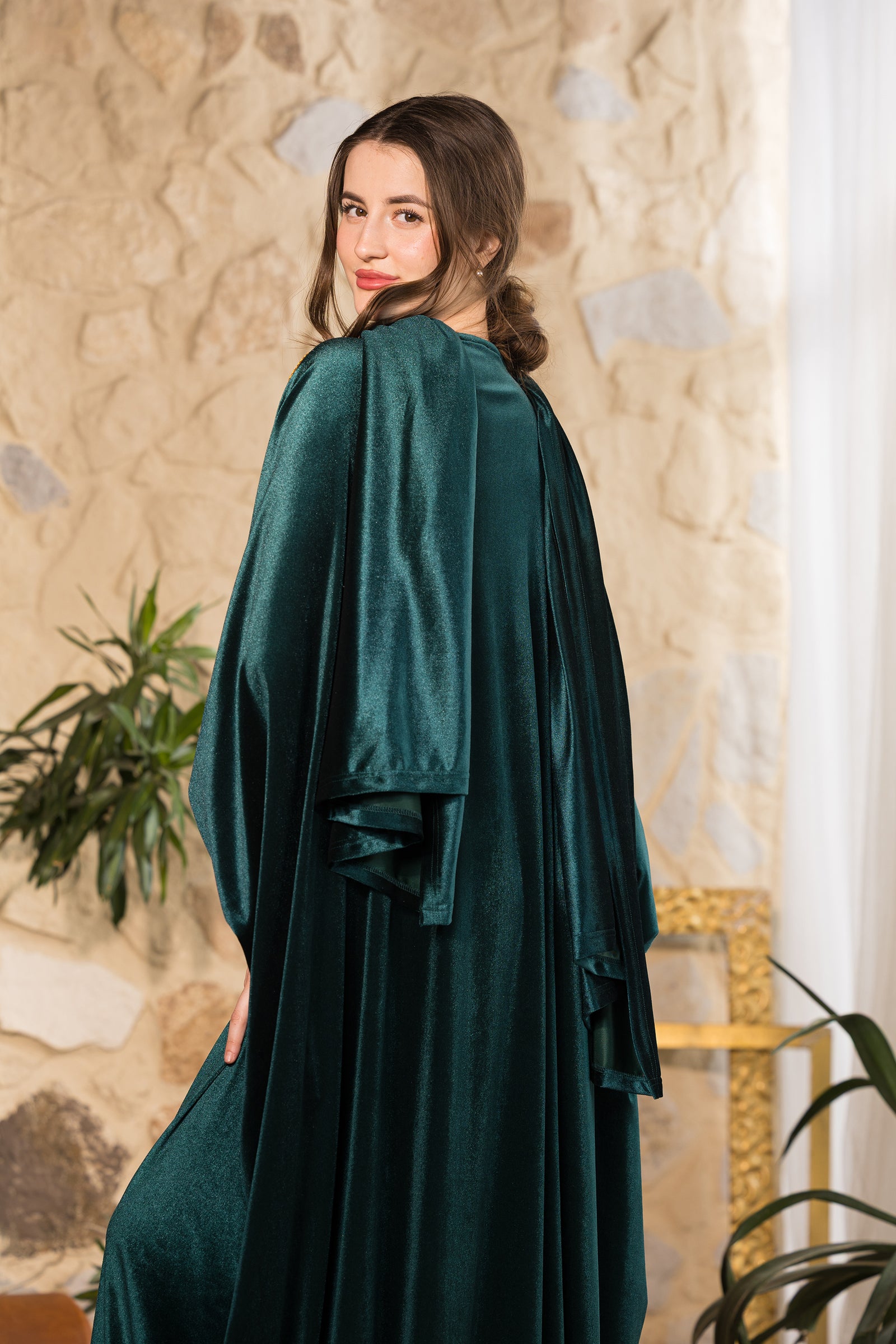 Emerald Serenity Velvet Abaya