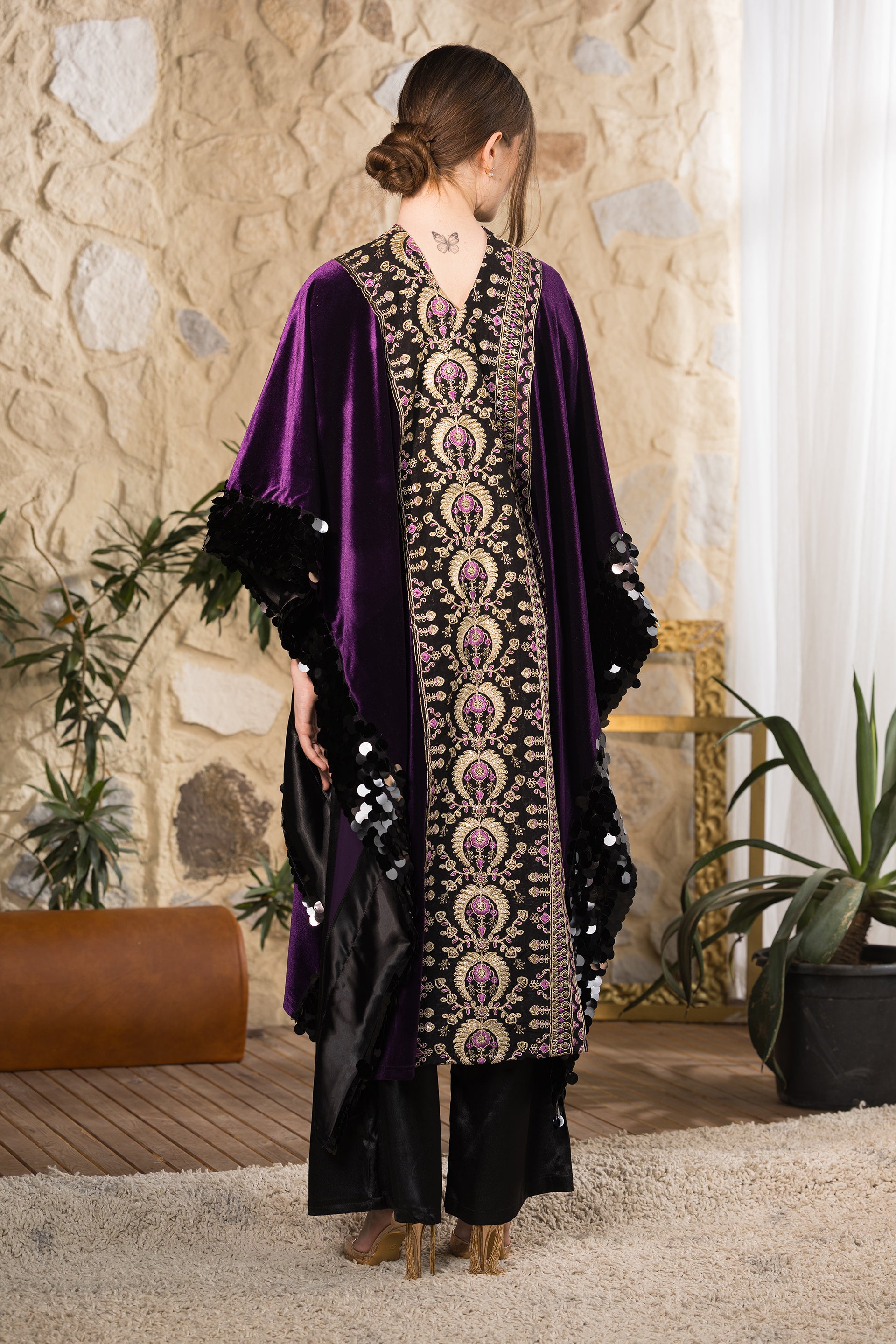Api Rafeya Imperial Velvet Sequin Cape – Rafeya Fashion