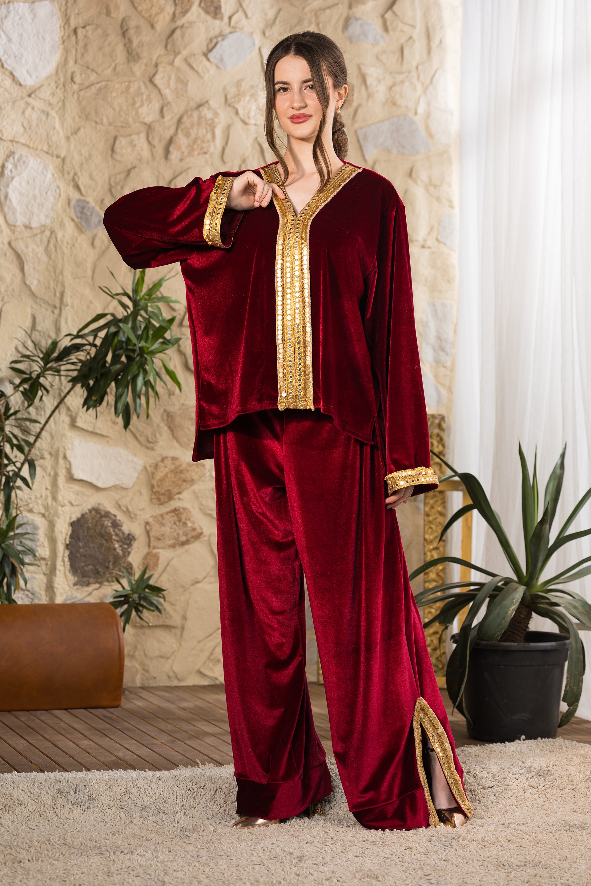 Api Rafeya Maroon Velvet Set – Rafeya Fashion