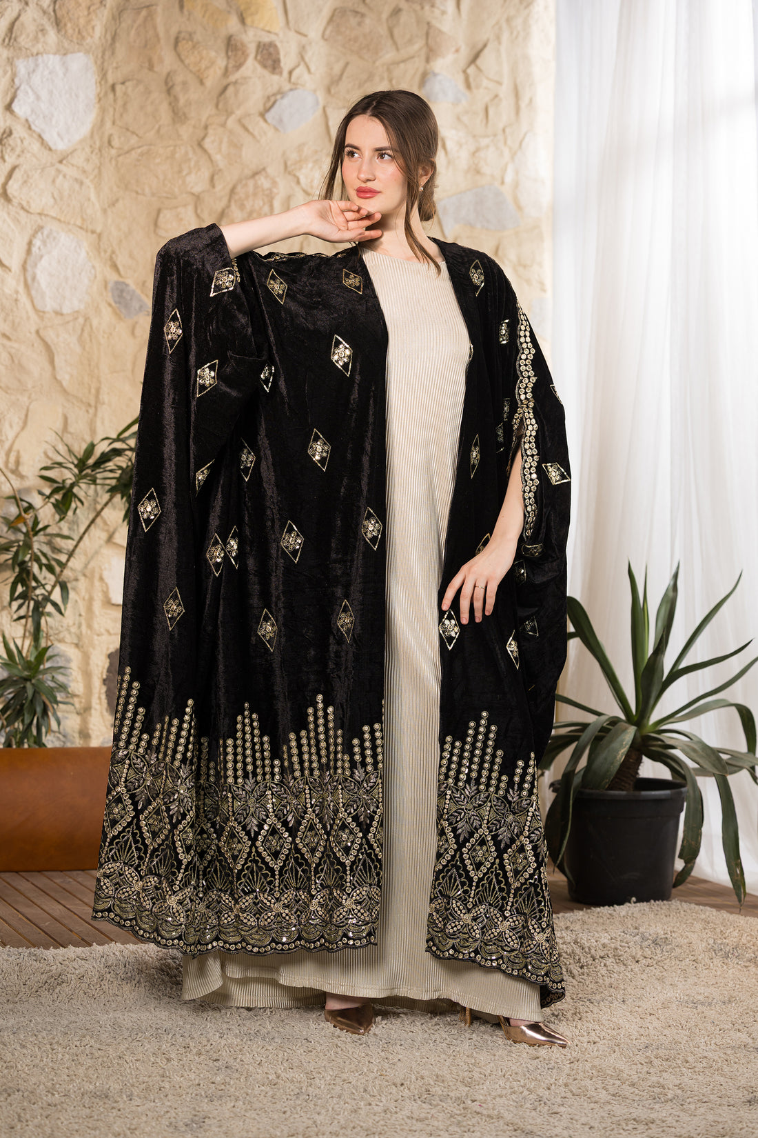 Noir Heritage Embroidered Velvet Abaya