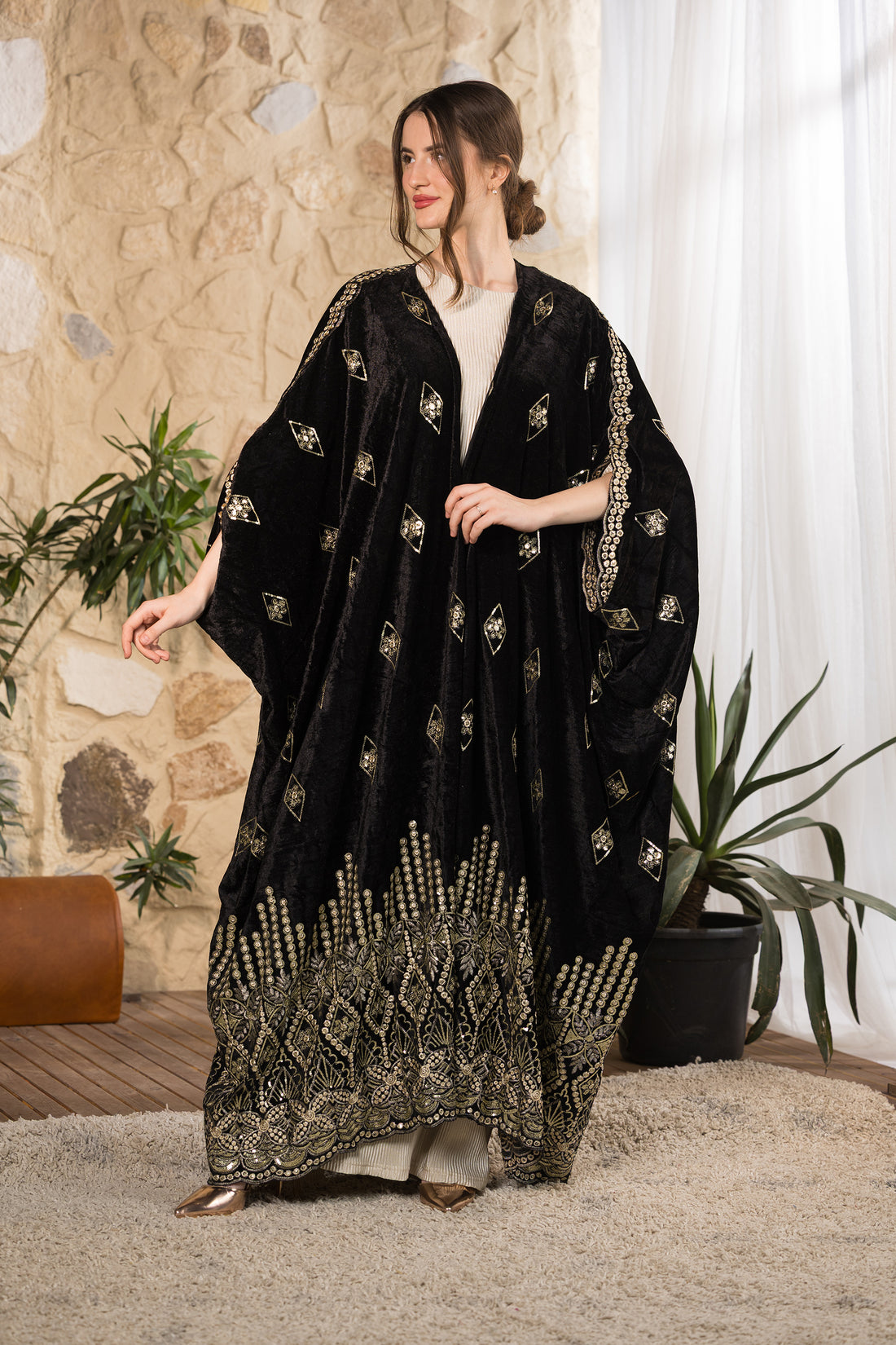 Noir Heritage Embroidered Velvet Abaya