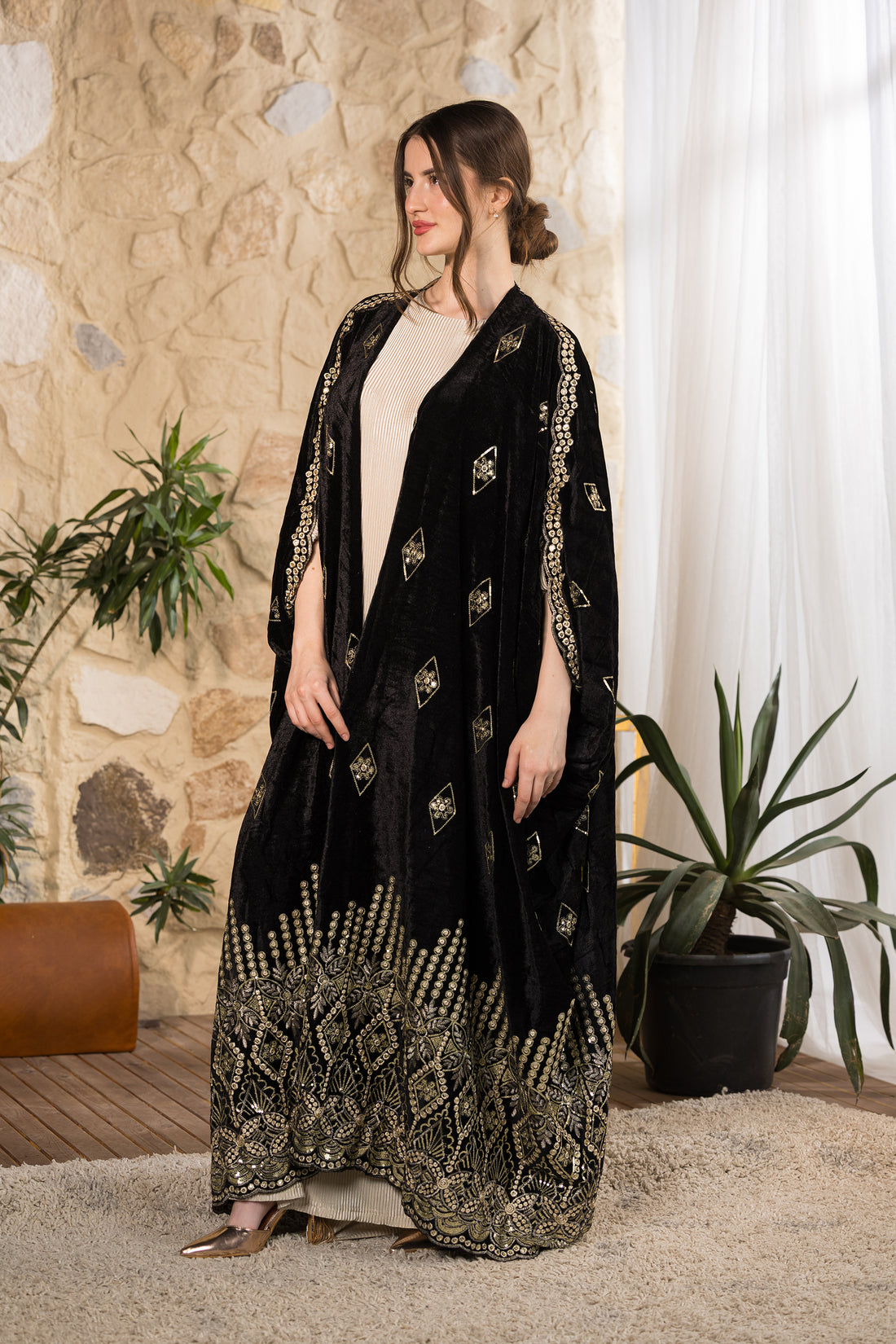 Noir Heritage Embroidered Velvet Abaya