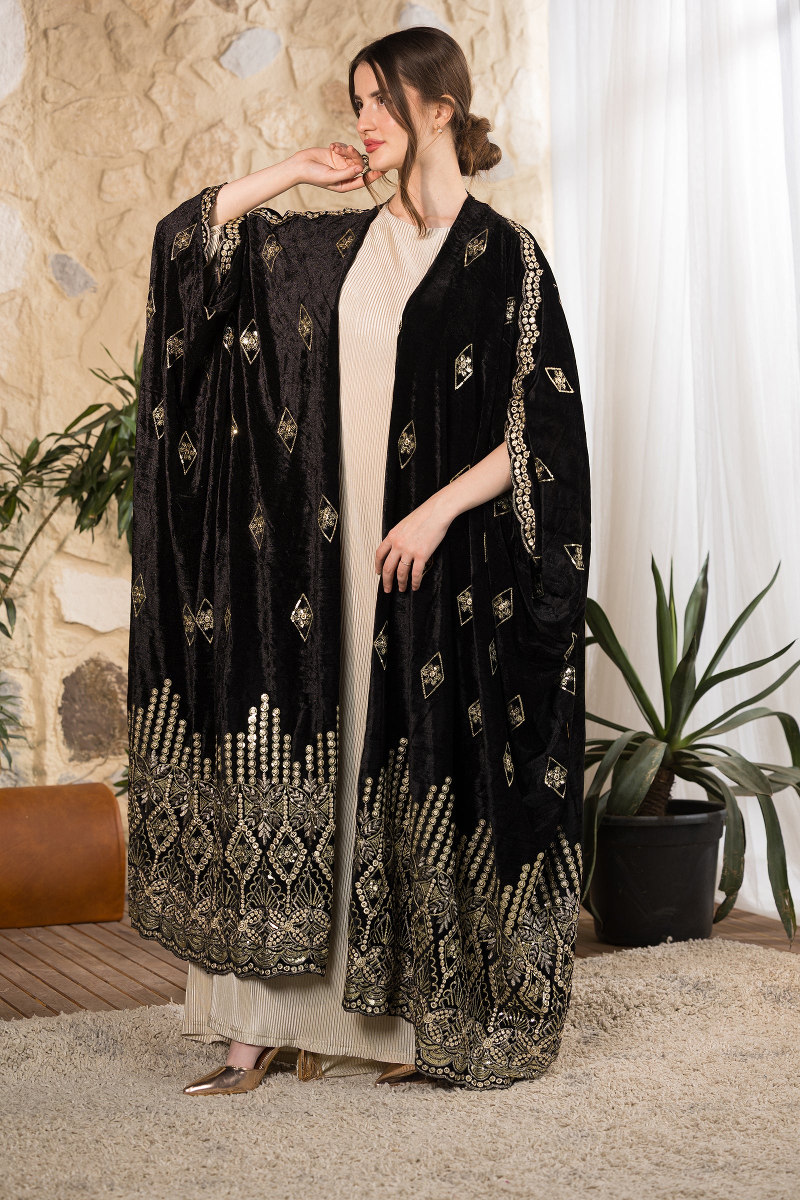 Noir Heritage Embroidered Velvet Abaya