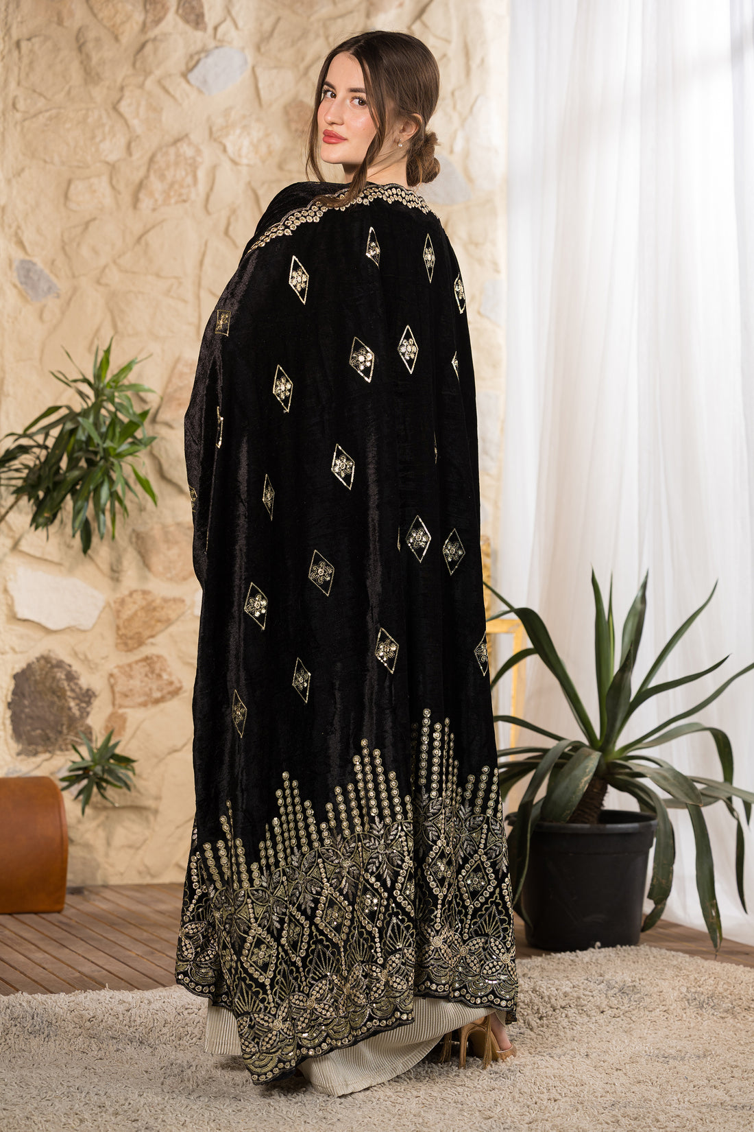 Noir Heritage Embroidered Velvet Abaya