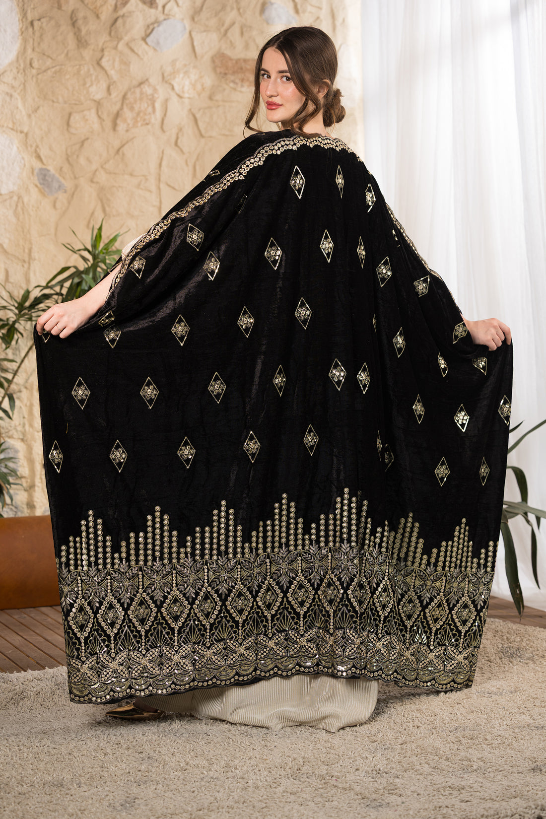 Noir Heritage Embroidered Velvet Abaya