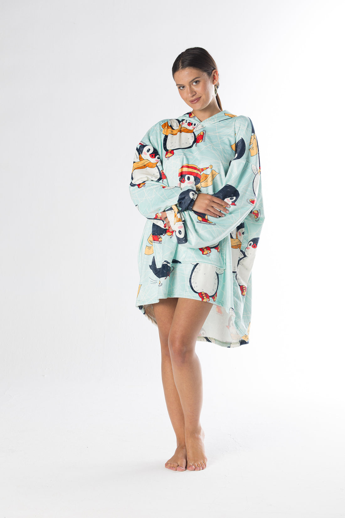 Penguin Oversized Hoodie Blanket – Soft Velvet Fleece