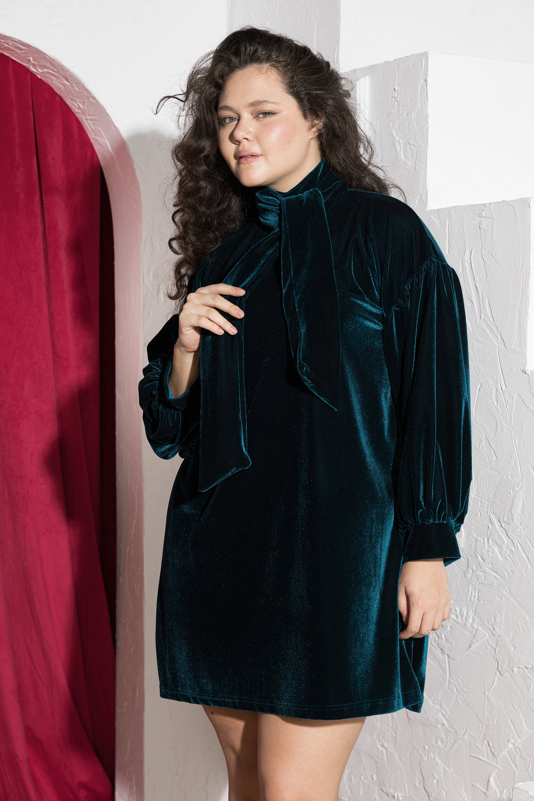 Teal Tie-Neck Velvet Soirée Dress