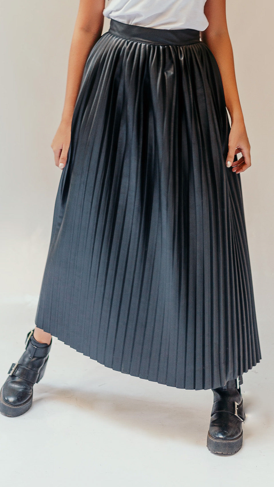 Leather Pleats Skirt - Black
